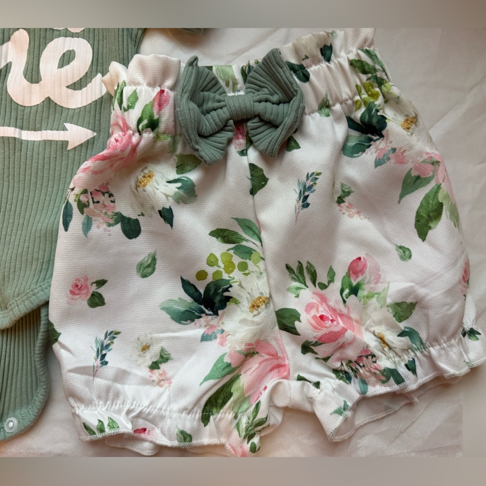Wild One Baby Onesie and Floral Shorts Set in Sage Green size 12-18 m - Picture 2 of 6